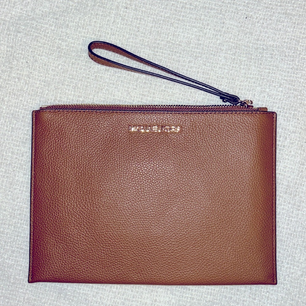 Michael Kors Jet Set Large Top Zip Pebbled Leather Wristlet Pouch